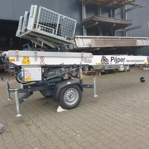 Nieuwe ladderlift in gebruik genomen december 2020